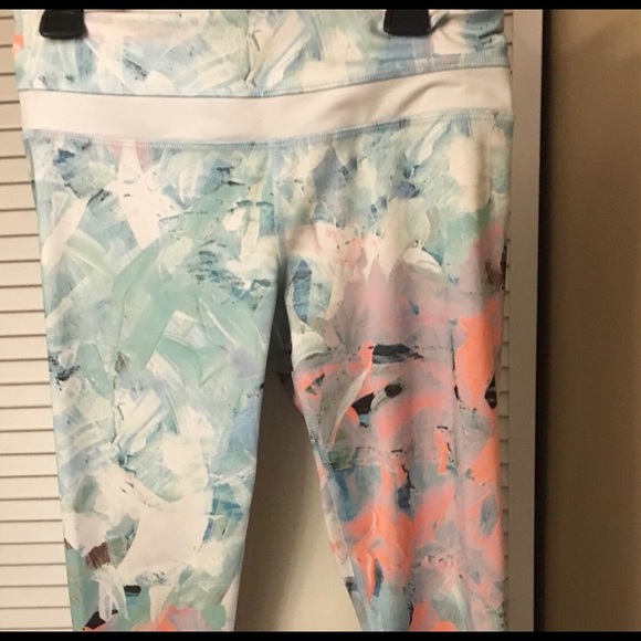 EUC Lululemon Run Inspire Crop II Brushed Illusion - Picture 2 of 8